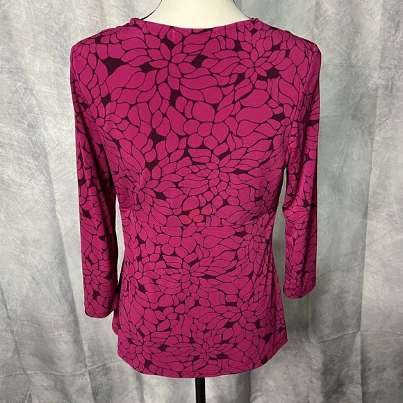 Merona Raspberry & Black Floral Print 3/4 Sleeve Blouse with Built-In Shapewear - Picture 5 of 12